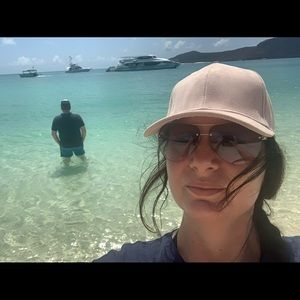 Meet your Posher, Linda